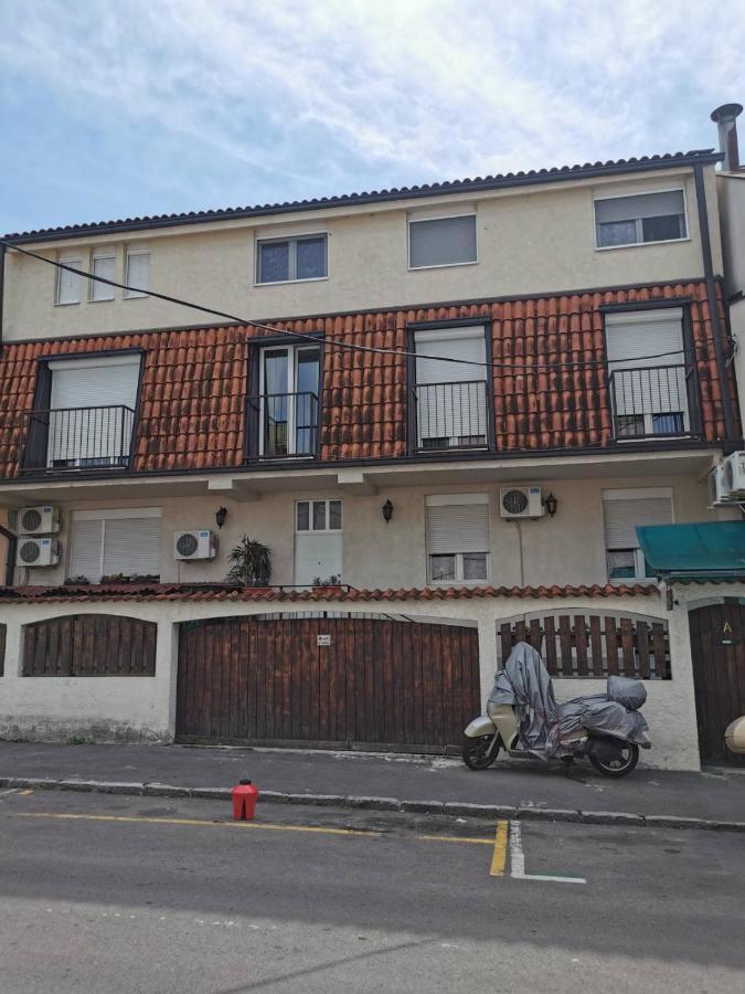 Apartamento Agape Downtown Belgrado Exterior foto