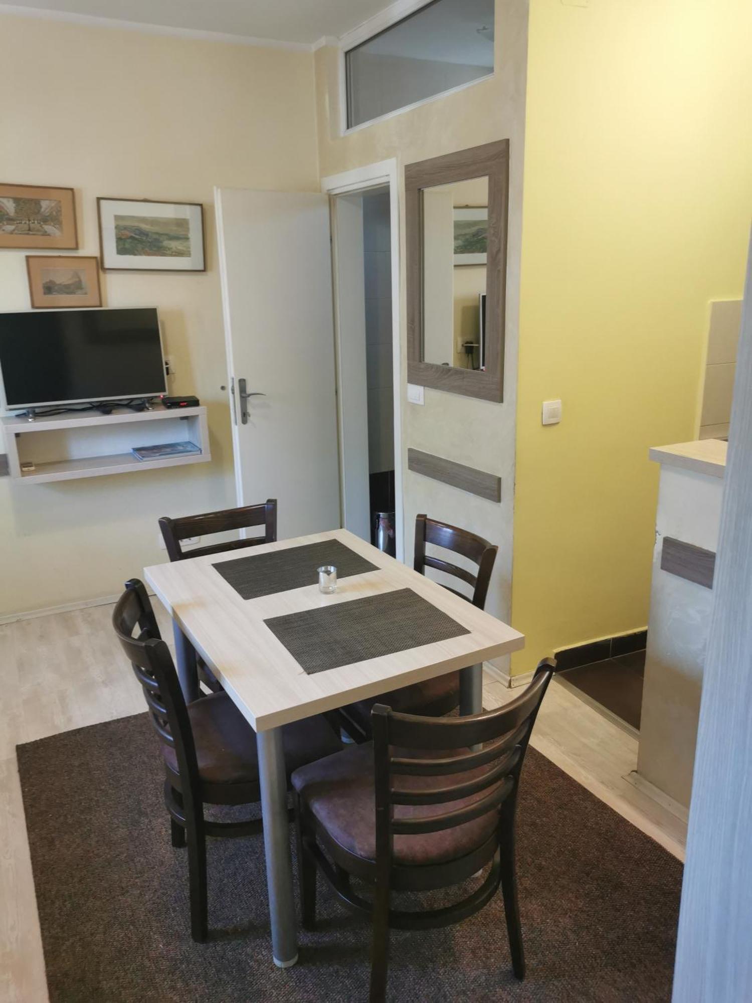 Apartamento Agape Downtown Belgrado Habitación foto